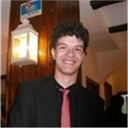 Estudiante de tercer curso de ingeniería, dispuesto a enseñar a cualquier alumno que quiera comprender las matemáticas