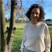 Laureata in filosofia con master in storytelling, diplomata al liceo classico, offre ripetizioni di tutte le discipline umanistiche e aiuto compiti