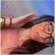extrovertida me encantaría dar materia como matemáticas , lengua , valenciano pero sobre todo que ellos aprendan conmigo 