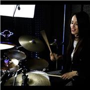 Insegnante di Batteria impartisce lezioni