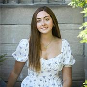 Experienced Online English Tutor Helping Students Build Confidence and Improve