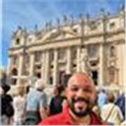 Profesor sociología apto para todas edades y niveles.