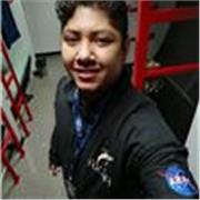 Profesor de programación imparte clases a niños y adolesentes