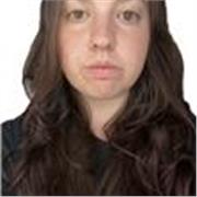 Diplomata in Liceo Linguistico (inglese, francese e tedesco)