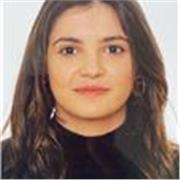 Me defino como una persona paciente, organizada y con gran capacidad de escucha. Mis clases van dirigidas a niños y adolescentes. 