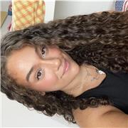 Studentessa di economia offre ripetizioni ai ragazzi di inglese italiano storia diritto