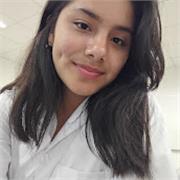 Estudiante universitaria de Biología con sólida base científica y vocación para ofrecer clases personalizadas de ciencias