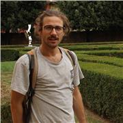 Laureato in Lingue e Lettere offre ripetizioni in Italiano, Storia, Francese e Inglese. Offresi anche servizi di traduzione/interpretariato da e verso Inglese e Francese