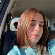 Sono diplomata al liceo scientifico e offro aiuto soprattutto con lezioni di matematica