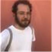 Maestro di scuola elementare con Laurea Magistrale in Filologia Moderna (110/110 e lode), impartisce lezioni di italiano