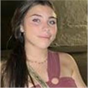 Estudiante universitaria con avanzado nivel de inglés (B2, estudiando el C1), puedo hablarlo y escribirlo con facilidad y soltura.