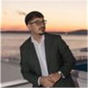 Offro lezioni individuali o di gruppo in Scienze della Comunicazione, pensate per persone dai 14 anni in su.