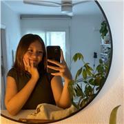 Soy Maia, una chica de 15 años con buenas notas, amable, paciente y divertida. Busco dar clases a niños de todas las materias