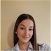 Profesora de apoyo escolar para niños de primaria, especializada en inglés, matemáticas, lengua y ciencias sociales