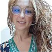 Profesora de primaria y master de logopedia. Imparte clases aquellos niñ@s que necesiten un refuerzo con material lúdico