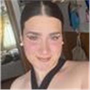 Profesora para todos lo cursos de primaria. Me defino como una persona simpática y con bastante paciencia. 
