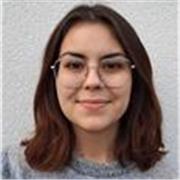 Universitaria madrelingua di italiano offre lezioni online per adulti e bambini