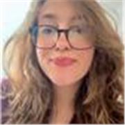 Profesora particular de inglés y graduada en Psicología — 7 años de experiencia adaptando clases a cada alumno.