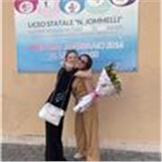 siamo due ragazze diplomate al liceo delle scienze umane, e stiamo frequentando l’università di scienze della formazione primaria