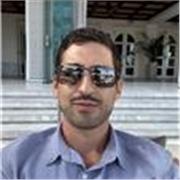 Profesor de química, con grado en química terminado y Master en caucho y polímeros derivados.