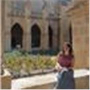 Estoy estudiando magisterio de primaria y cuento con un certificado de inglés C1, además de experiencia en clases particulares 