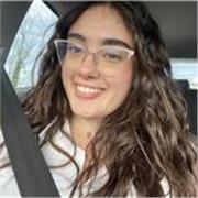 Estudiante universitaria con un nivel certificado B2 y con disponibilidad horaria