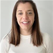 Diseñadora Industrial con 10 años de experiencia como diseñadora imparte clases relacionadas con el diseño remoto.