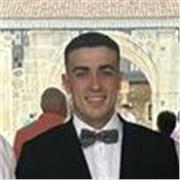 Profesor de apoyo escolar especializado en clases a niños de forma online en el ámbito de educación primaria