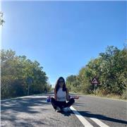 Profesora de Yoga especializada en Meditación y Mindfulness para reducir estrés y ansiedad