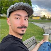 Photographe depuis 7 ans, j'aime partager ma passion et donner les conseils que j'aurai aimé avoir quand j'ai commencé.