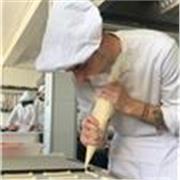 Técnico superior en cocina, imparte clases sobre cocina, preelaboración, elaboración, seguridad e higiene