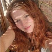 Profesora de mindfulness y yoga con más de 16 años de experiencia.