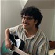 Guitarrista joven imparte clases de guitarra para todas las edades o niveles