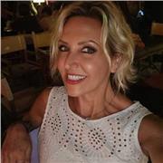 Sono disponibile per lezioni ad personam a bambini delle scuole elementari e medie, a alunni delle superiori per l'italiano e a st