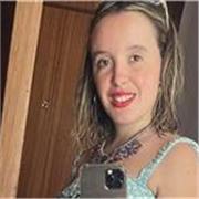 Profesora de idiomas imparte clases de forma online, a todas las edades. Experiencia dando clases de euskera. Media jornada
