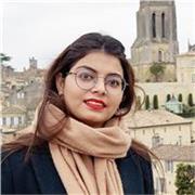 Je peux enseigner les mathématiques aux étudiants jusqu'au collège. les aider et les soutenir dans les devoirs scolaires