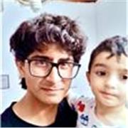 Tutor joven con humor divertido para enseñar a niños y jóvenes y que les guste y disfruten el proceso! 