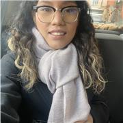 Traductora audiovisual e intérprete médica con experiencia en enseñanza de inglés.