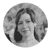 Soy una ingeniera comercial enfocada en enseñar inglés a estudiantes de educación básica y media, con una metodología basada en la experiencia de viajar al extranjero.
Mi objetivo principal es brindar a los alumnos las herramientas necesarias para desarr
