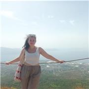 Soy estudiante de magisterio primaria y humanidades, por lo que ofrezco versatilidad sobre las asignaturas que puedo impartir.