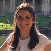 Maestra con experiencia en clases tanto en España como en Uk. Doy clases de todas las asignaturas a nivel de primaria 1 y 2 de ESO