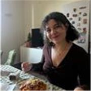 Sono madrelingua francese e posso insegnare la lingua ai vostri bambini, oltre ad aiutarli con i compiti e le ripetizioni