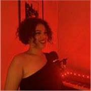 Profesora de Música con 10 años de experiencia,ofrezco clases particulares presenciales u online para alumnos de todas las edades