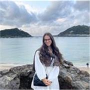 Estudiante de Máster de Biomedicina con C2 de inglés de Cambridge, bilingüe y hablando inglés desde los 3 años. Me encanta enseñar