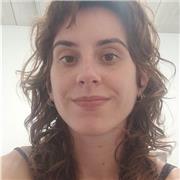 Graduada en Bellas Artes con el máster de profesorado y experiencia en academia de arte e instituto.