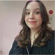 Fraîchement diplômée d’un master de traduction, j’enseigne l’anglais en ligne de façon ludique et sur mesure.