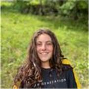 Ragazza offre lezioni online di informatica uso pc