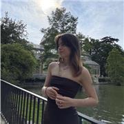 Profesora con nivel de inglés C1 (Advance Cambridge Certificate) imparte clases a niños y niñas de todas las edades