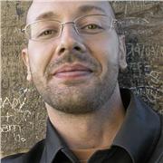 Docente di Arte e Design impartisce lezioni teoriche e/o pratiche di storia dell’arte, grafica, multimedia