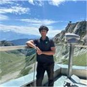 I’m a friendly, patient and enthusiastic tutor who enjoys helping students understand difficult topics and build confidence. 